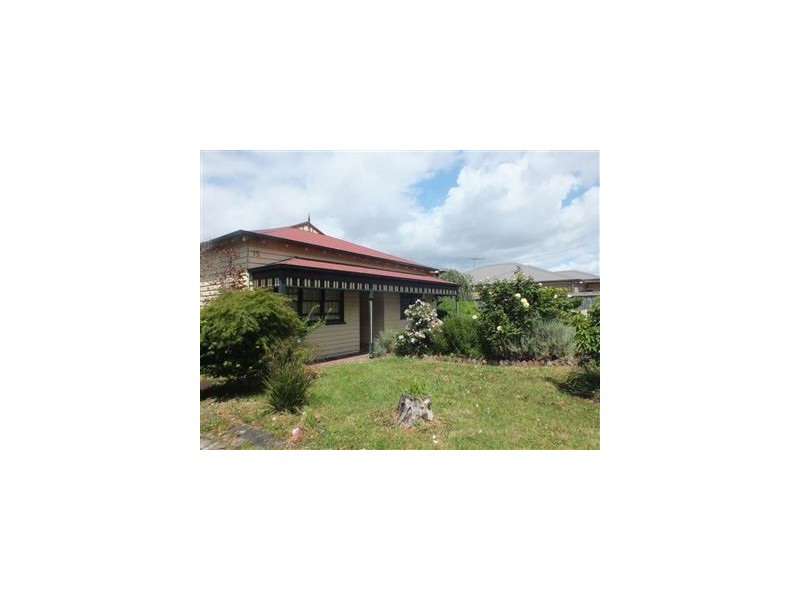 15 Henty Street, Pakenham VIC 3810