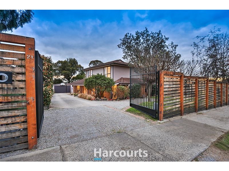 21 Eagle Drive, Pakenham VIC 3810