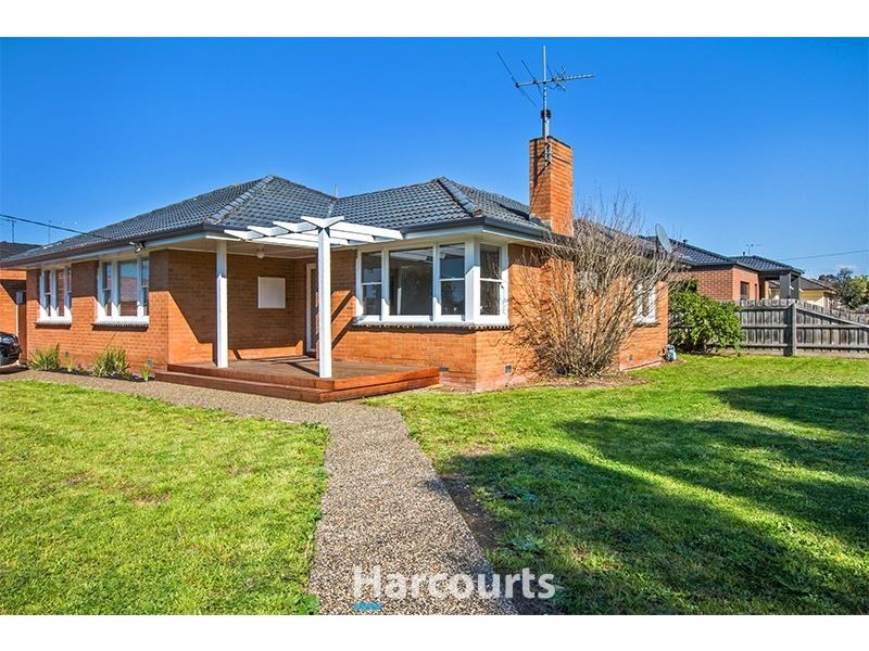 24 Henty Street, Pakenham VIC 3810
