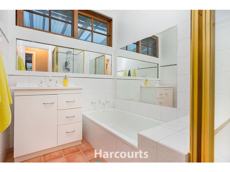 11 Gardenia Street, Pakenham VIC 3810