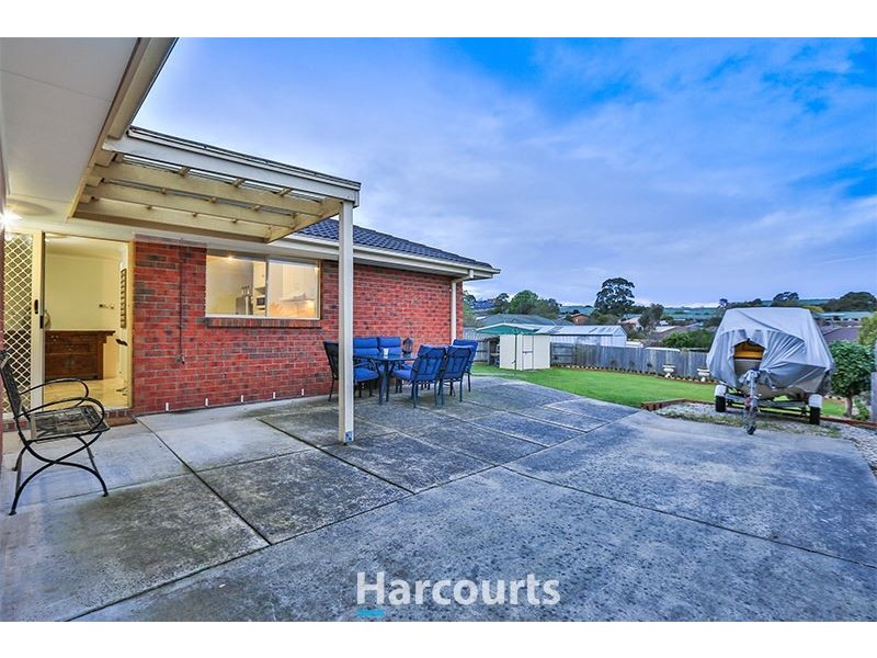 60 Eagle Drive, Pakenham VIC 3810