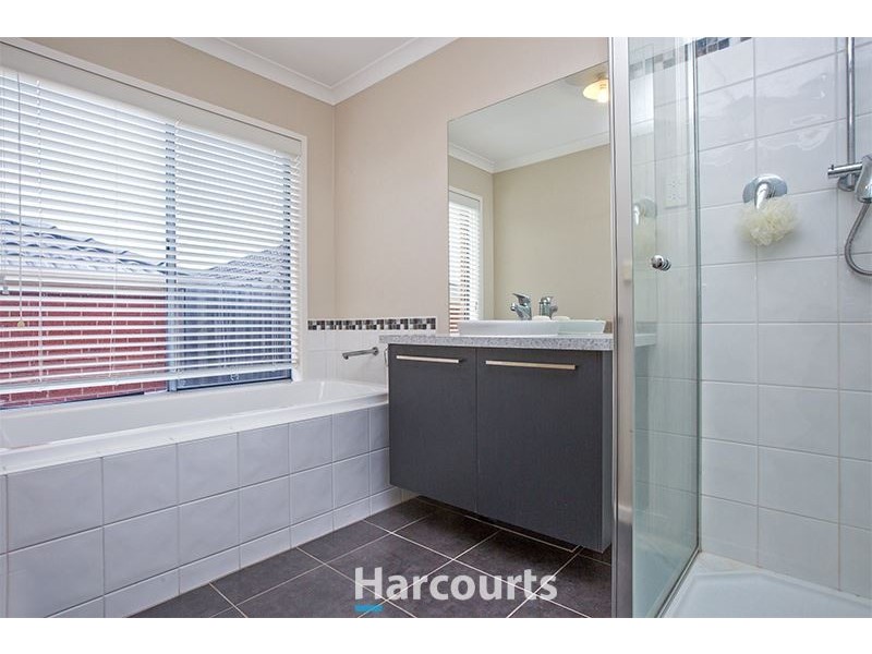 35 Silver Gum Drive, Pakenham VIC 3810