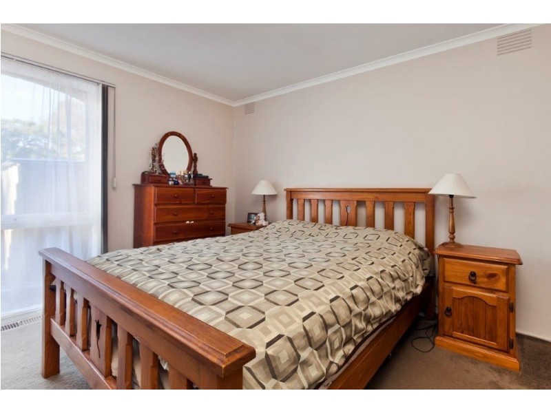 38 Mahon Crescent, Narre Warren VIC 3805