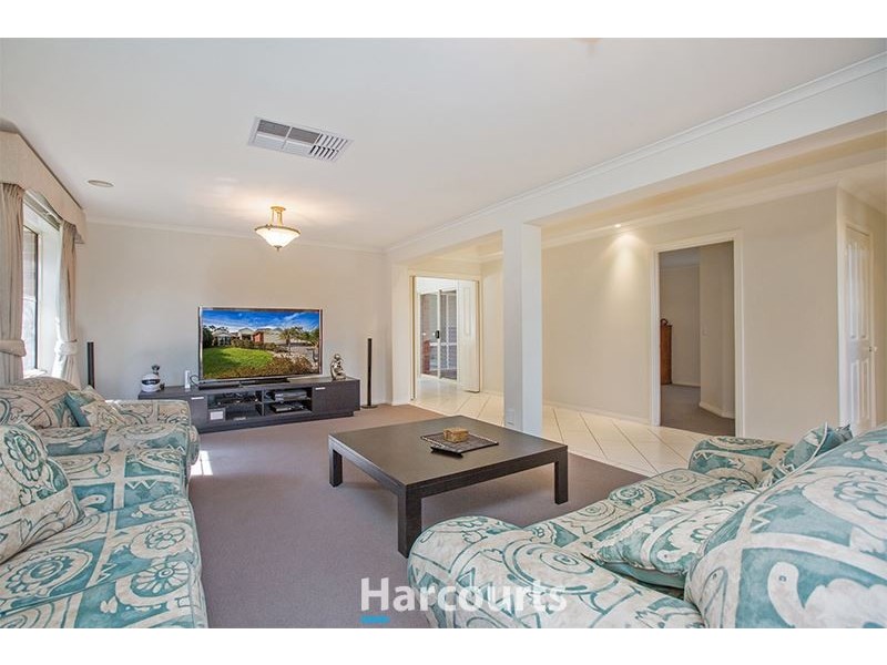 99 Ebony Drive, Pakenham VIC 3810
