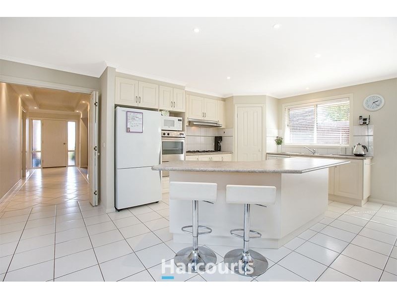 99 Ebony Drive, Pakenham VIC 3810