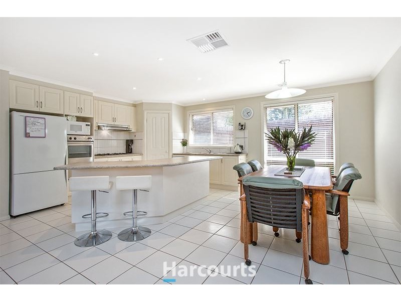 99 Ebony Drive, Pakenham VIC 3810