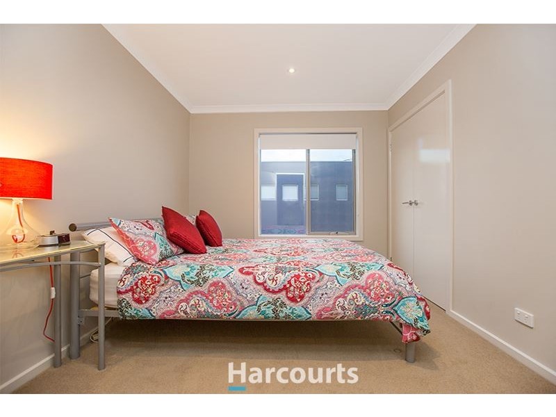 8/13 Harlesden Circuit, Pakenham VIC 3810