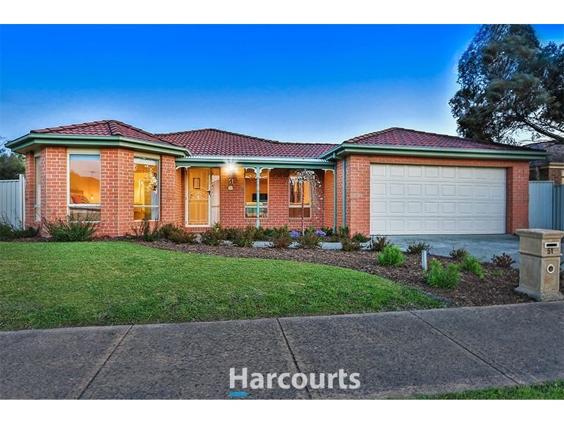 51 Oaklands Way, Pakenham VIC 3810