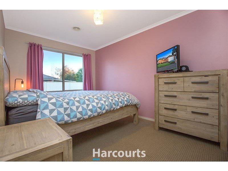 51 Oaklands Way, Pakenham VIC 3810