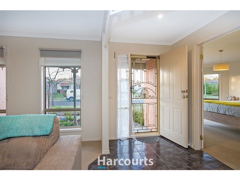 51 Oaklands Way, Pakenham VIC 3810