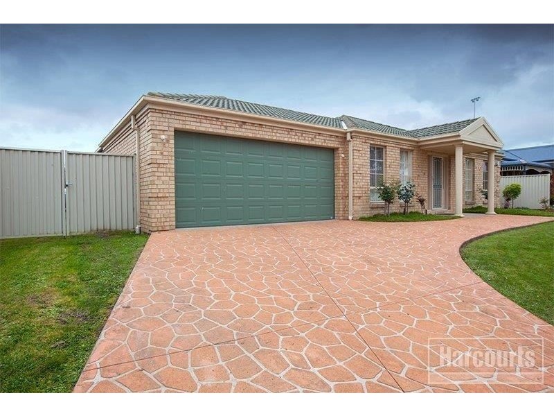 9 Willowbank Pocket, Pakenham VIC 3810