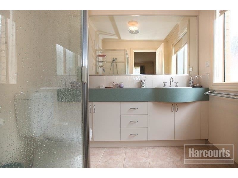 9 Willowbank Pocket, Pakenham VIC 3810