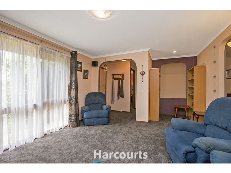 6 Bluegrass Crescent, Pakenham VIC 3810