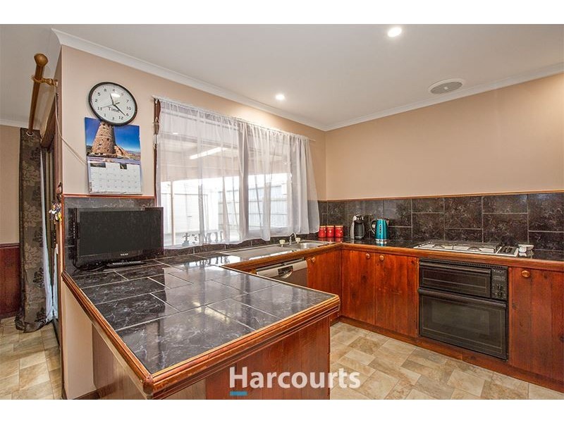 6 Bluegrass Crescent, Pakenham VIC 3810