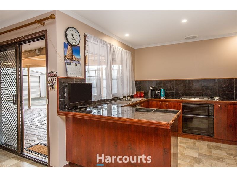 6 Bluegrass Crescent, Pakenham VIC 3810