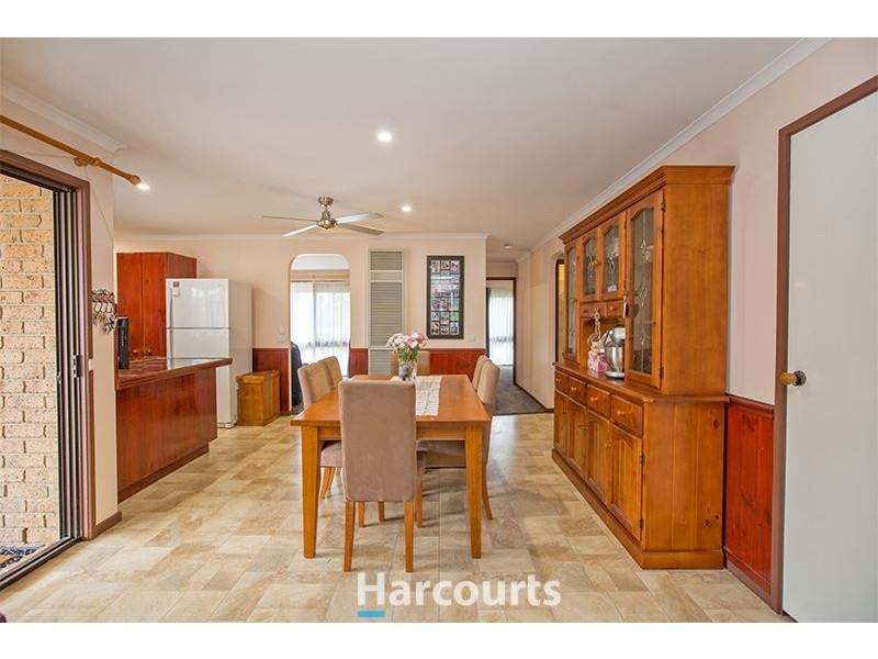 6 Bluegrass Crescent, Pakenham VIC 3810