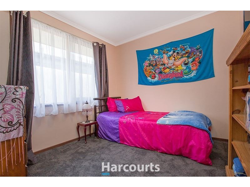 6 Bluegrass Crescent, Pakenham VIC 3810