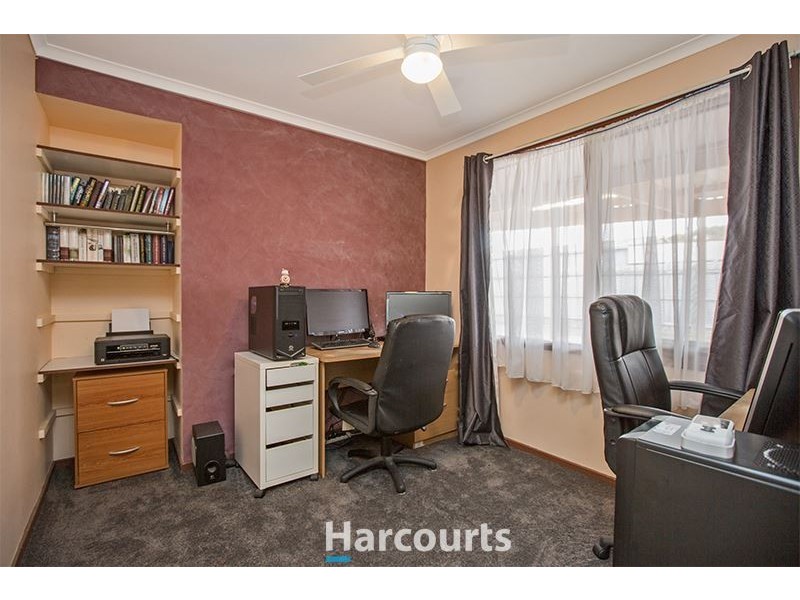 6 Bluegrass Crescent, Pakenham VIC 3810