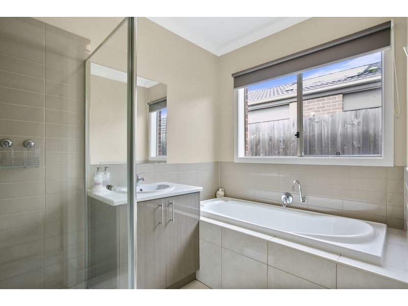 30 Boardwalk Boulevard, Cowes VIC 3922