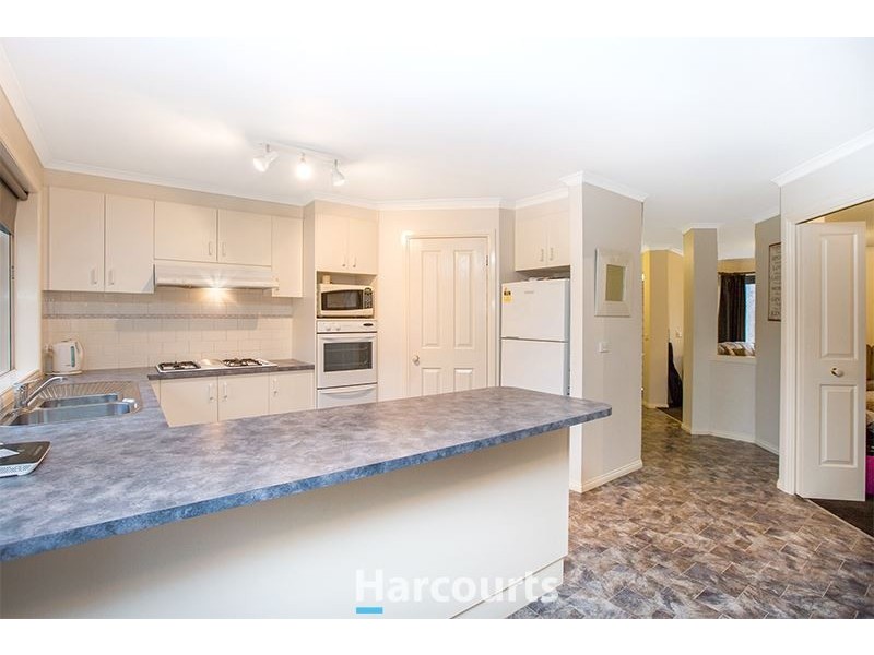 6 Finton Court, Pakenham VIC 3810