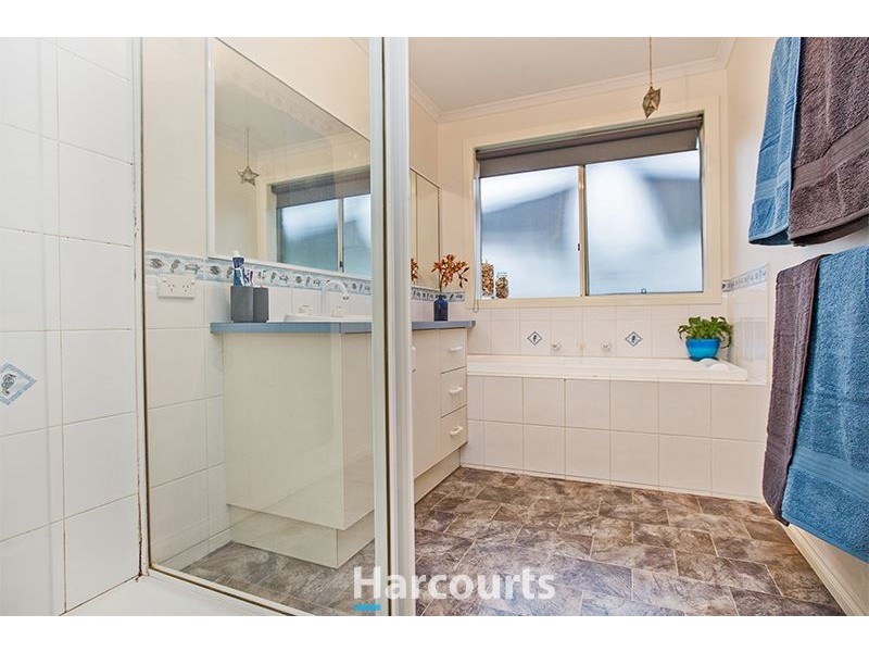 6 Finton Court, Pakenham VIC 3810