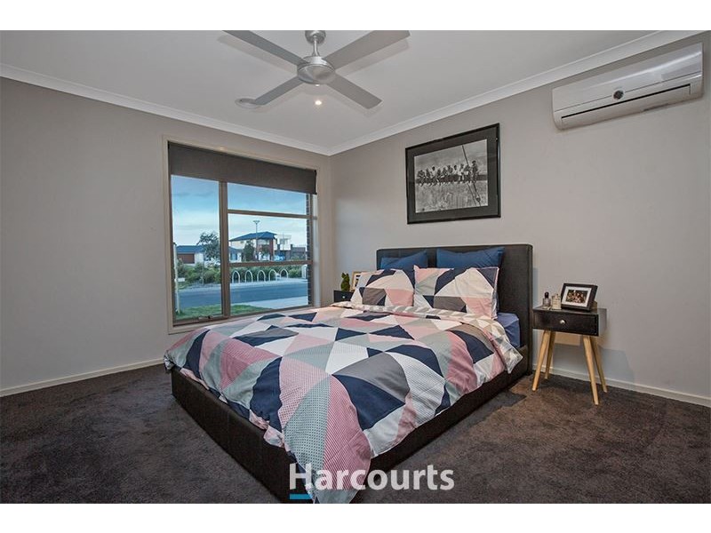 6 Onyx Crescent, Officer VIC 3809