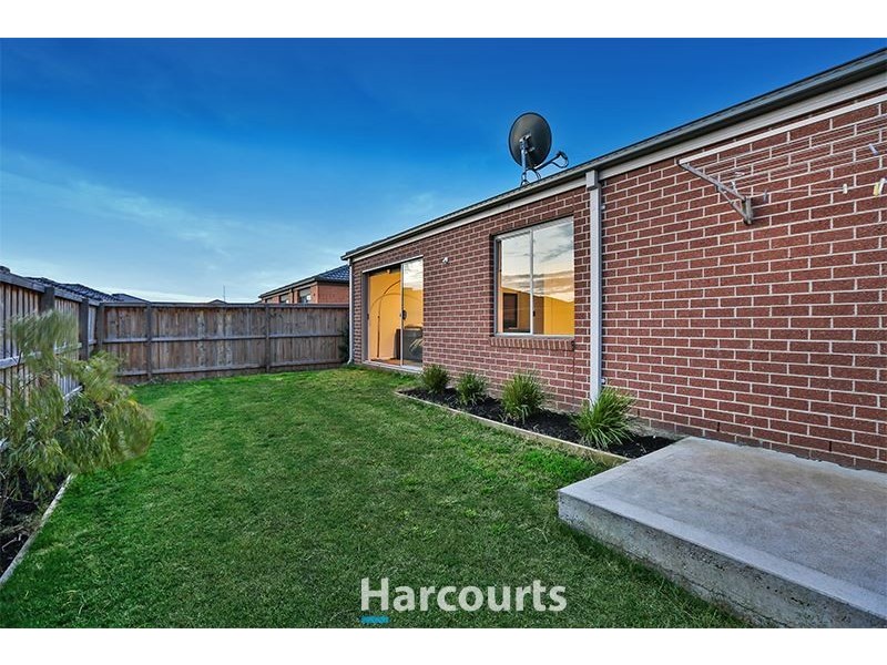 6 Onyx Crescent, Officer VIC 3809