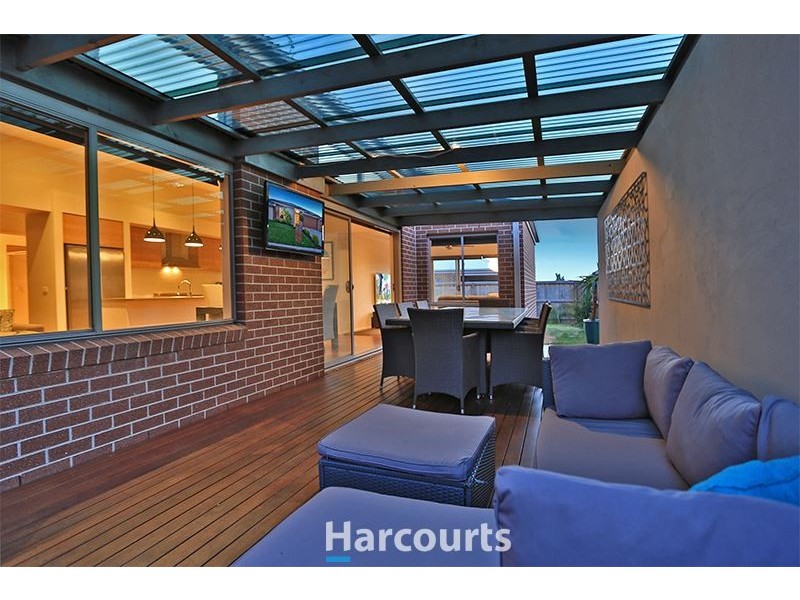 6 Onyx Crescent, Officer VIC 3809