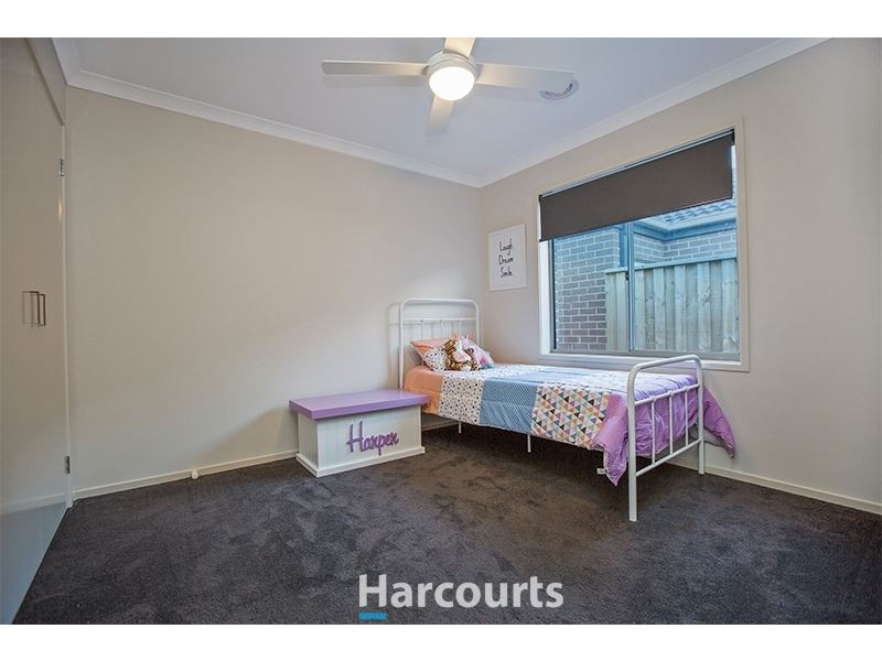 6 Onyx Crescent, Officer VIC 3809