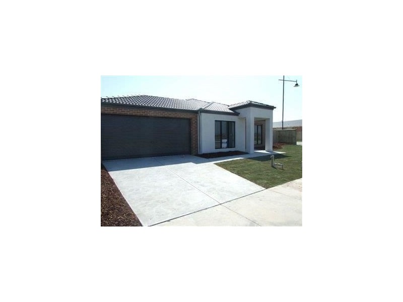 34 Honeyeater Way, Pakenham VIC 3810