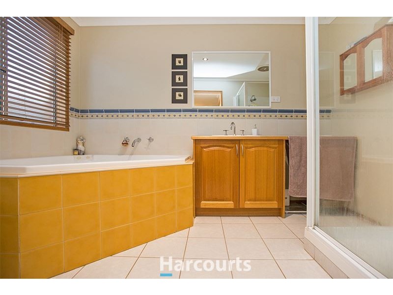 15 Benor Court, Pakenham VIC 3810