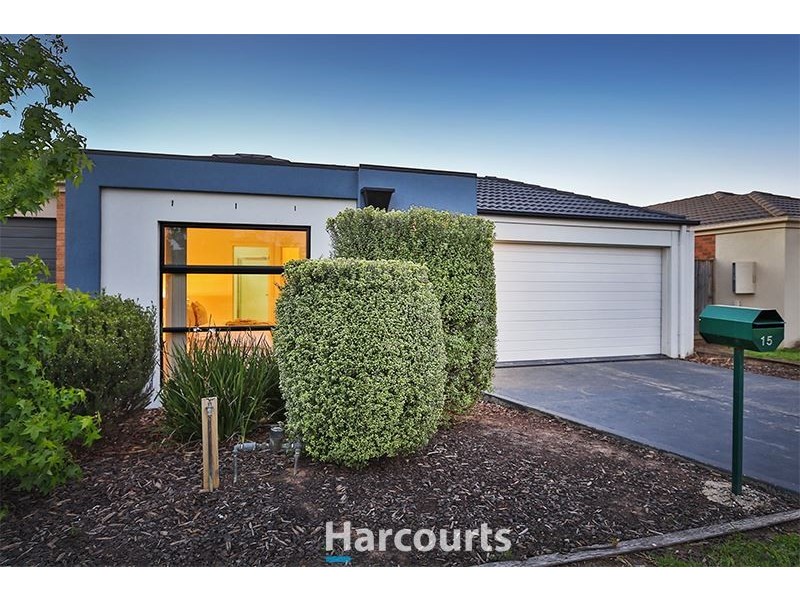 15 Young Street, Pakenham VIC 3810