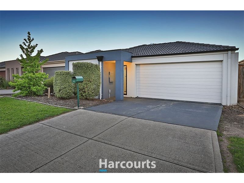 15 Young Street, Pakenham VIC 3810