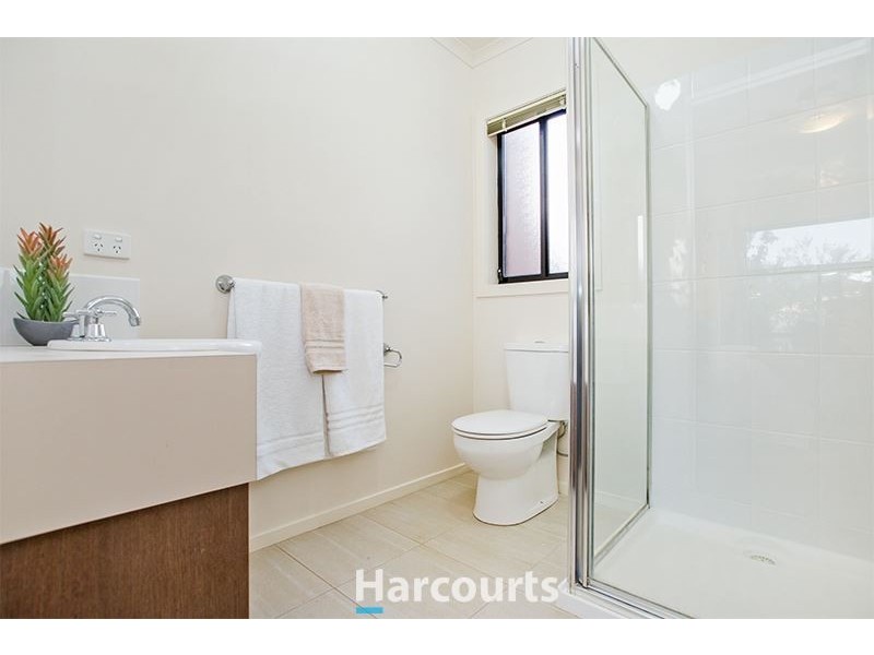 15 Young Street, Pakenham VIC 3810