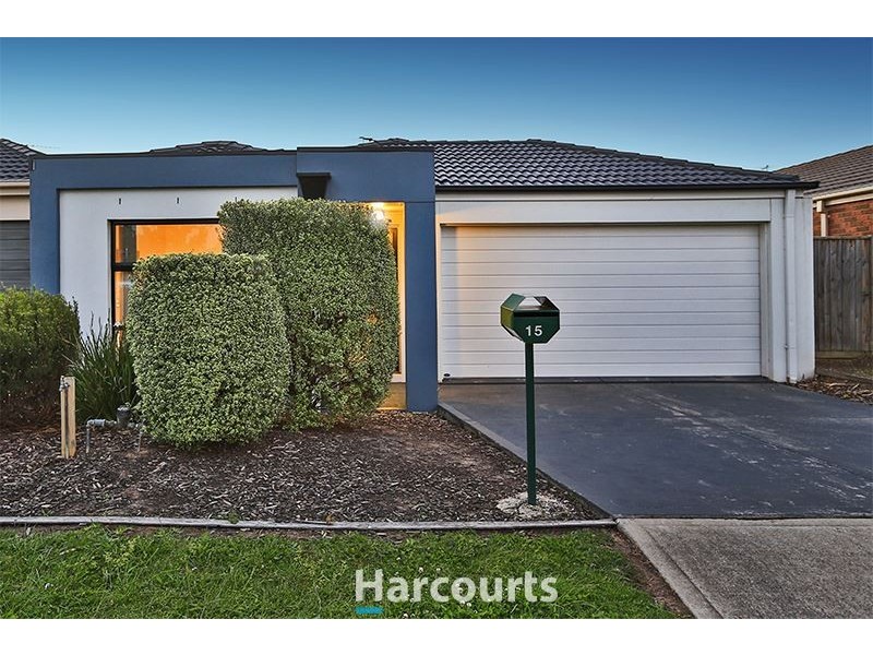 15 Young Street, Pakenham VIC 3810