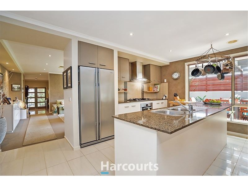 6 Huron Parkway, Pakenham VIC 3810