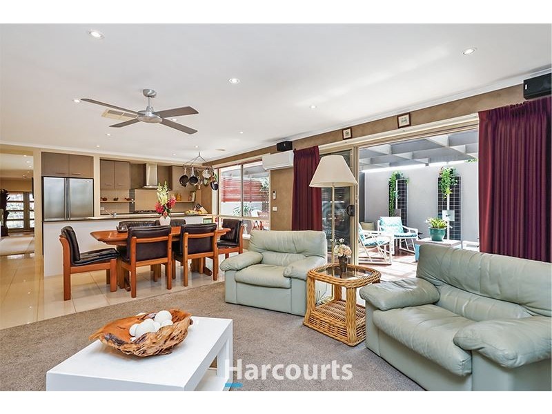 6 Huron Parkway, Pakenham VIC 3810