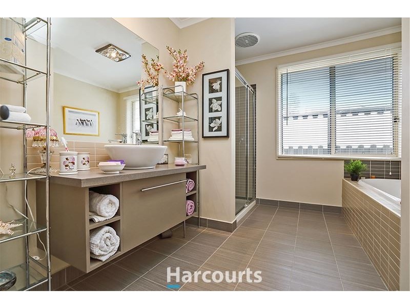 6 Huron Parkway, Pakenham VIC 3810