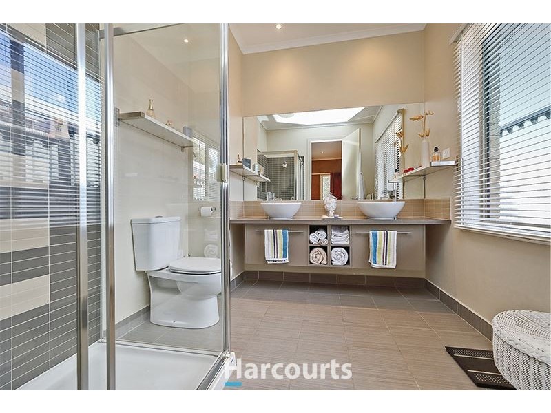 6 Huron Parkway, Pakenham VIC 3810