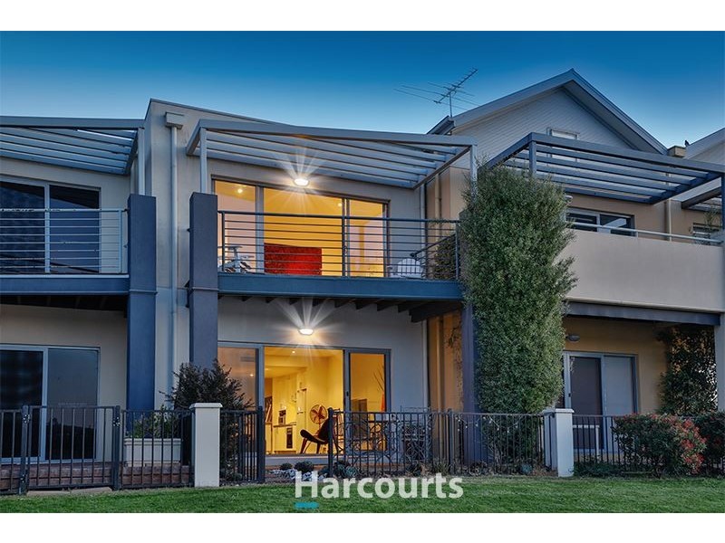 7/2 The Entrance, Pakenham VIC 3810