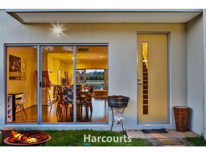 7/2 The Entrance, Pakenham VIC 3810