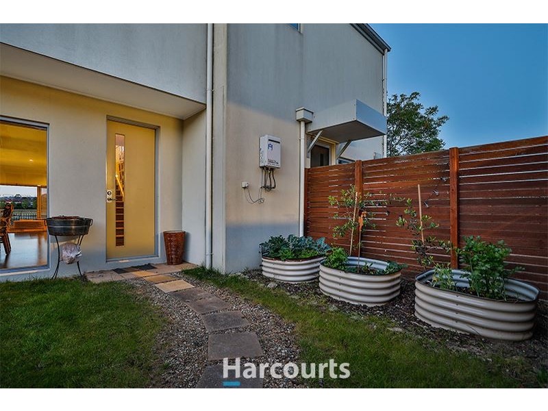 7/2 The Entrance, Pakenham VIC 3810