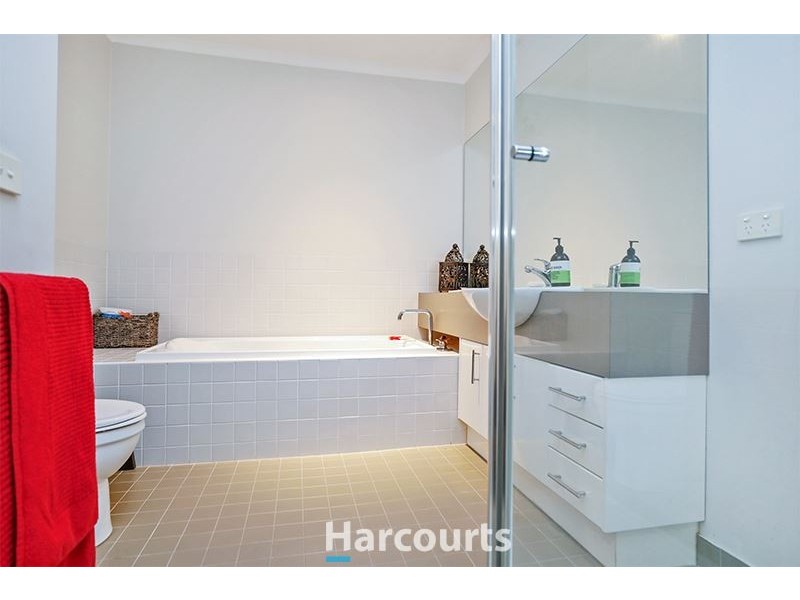 7/2 The Entrance, Pakenham VIC 3810