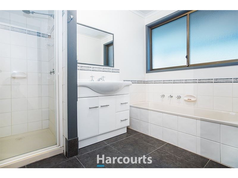 9 Eagle Drive, Pakenham VIC 3810