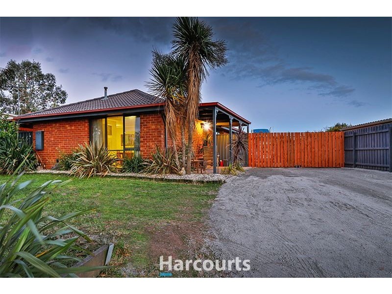 6 Bridle Place, Pakenham VIC 3810