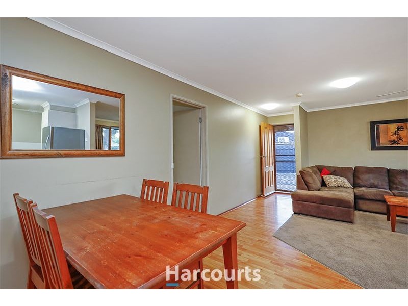 6 Bridle Place, Pakenham VIC 3810