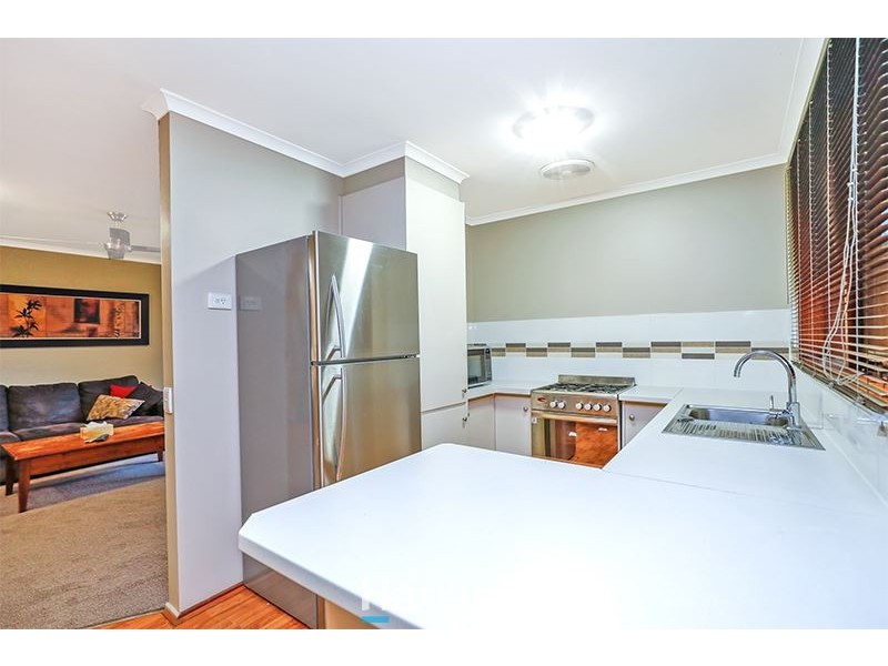 6 Bridle Place, Pakenham VIC 3810