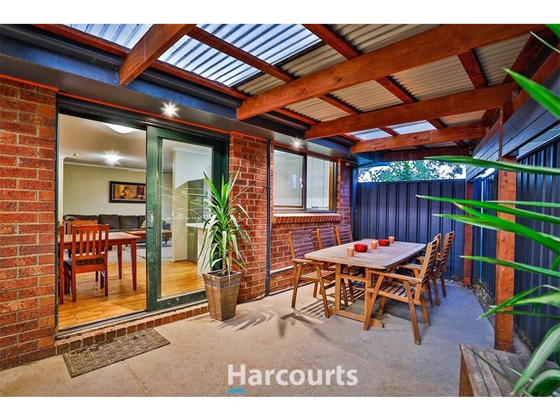 6 Bridle Place, Pakenham VIC 3810