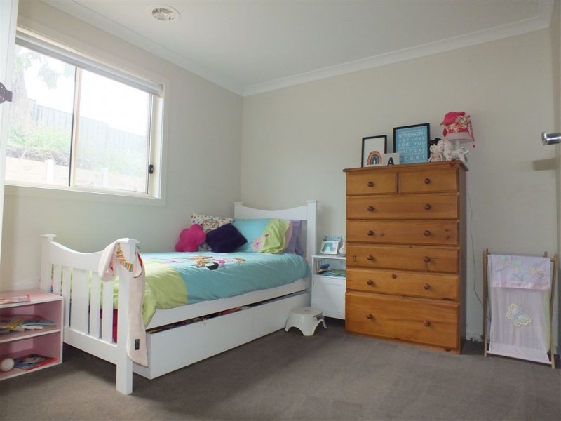 36 Victoria Place, Pakenham VIC 3810