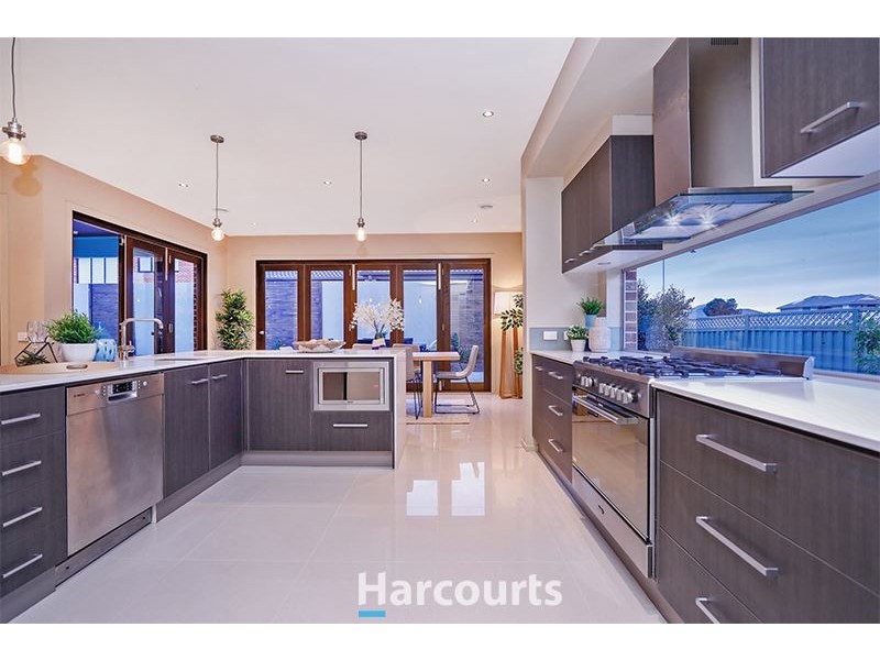 2 Devonia Street, Pakenham VIC 3810